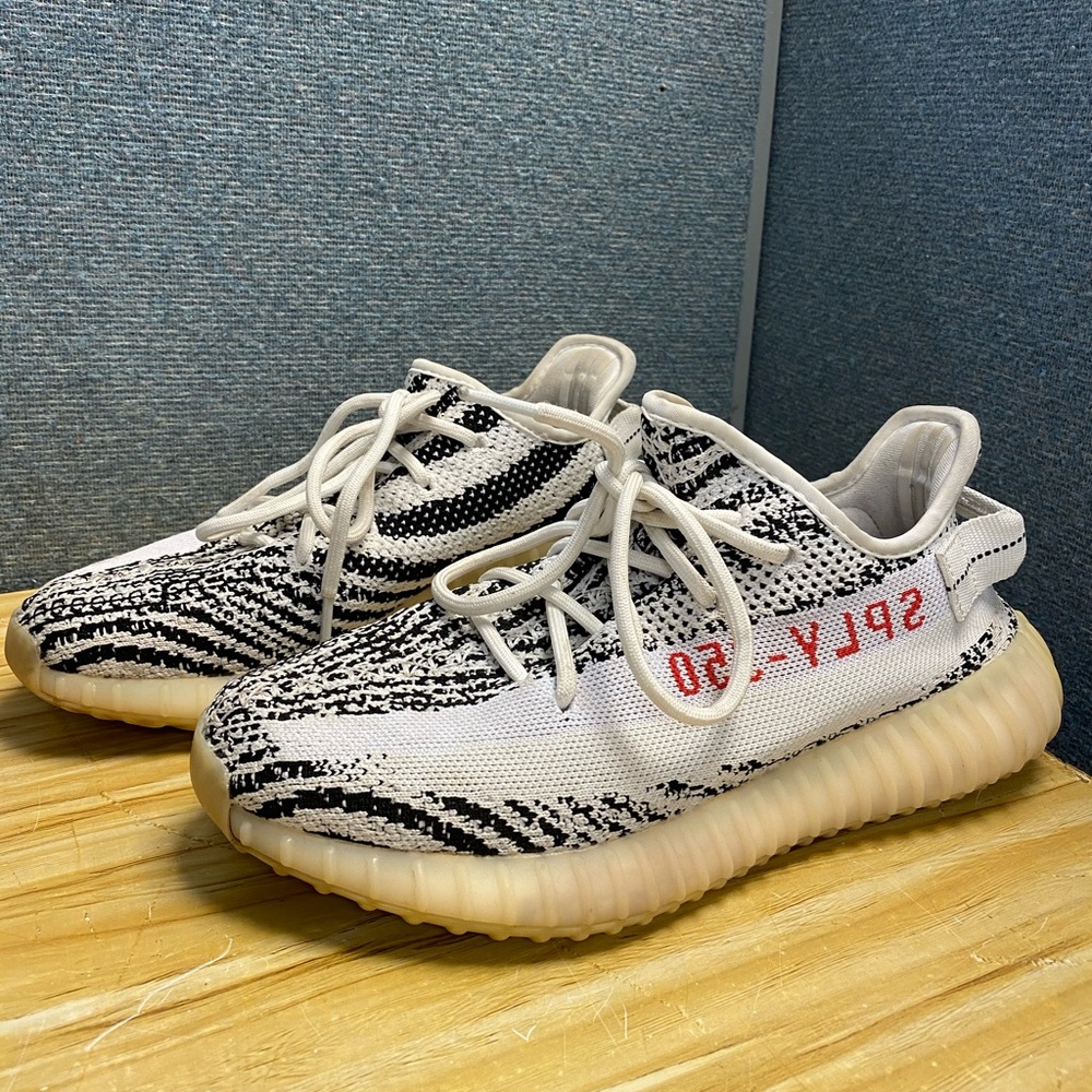 Yeezy 350 “zebra” size 8